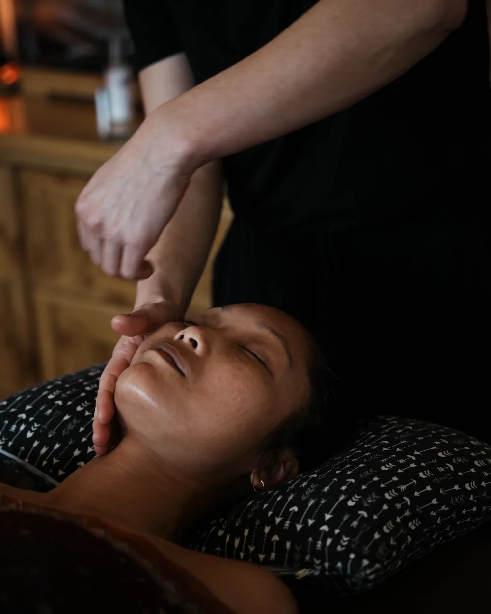 Soin du visage Kobido en cours au cabinet Mingmen Massage au Thor (84250)